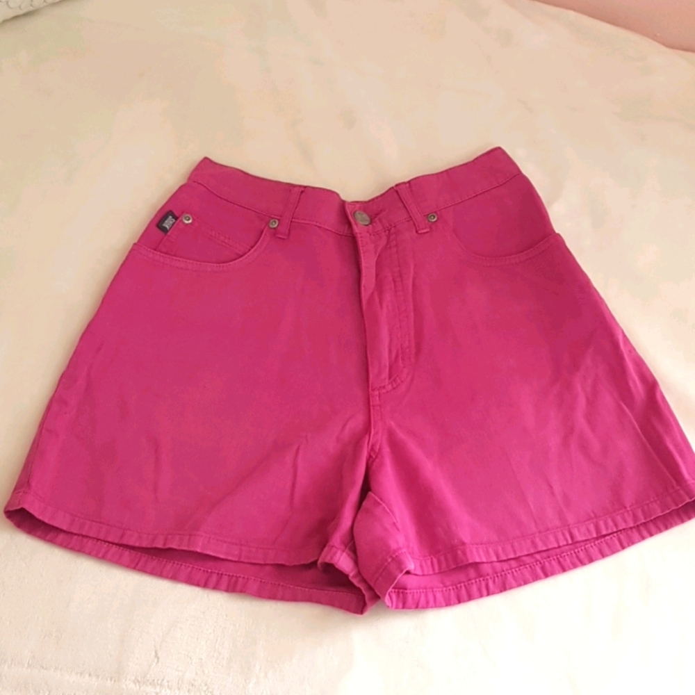 💟 HOT PINK VINTAGE HIGHWAISTED SEXY DENIM SHORTS